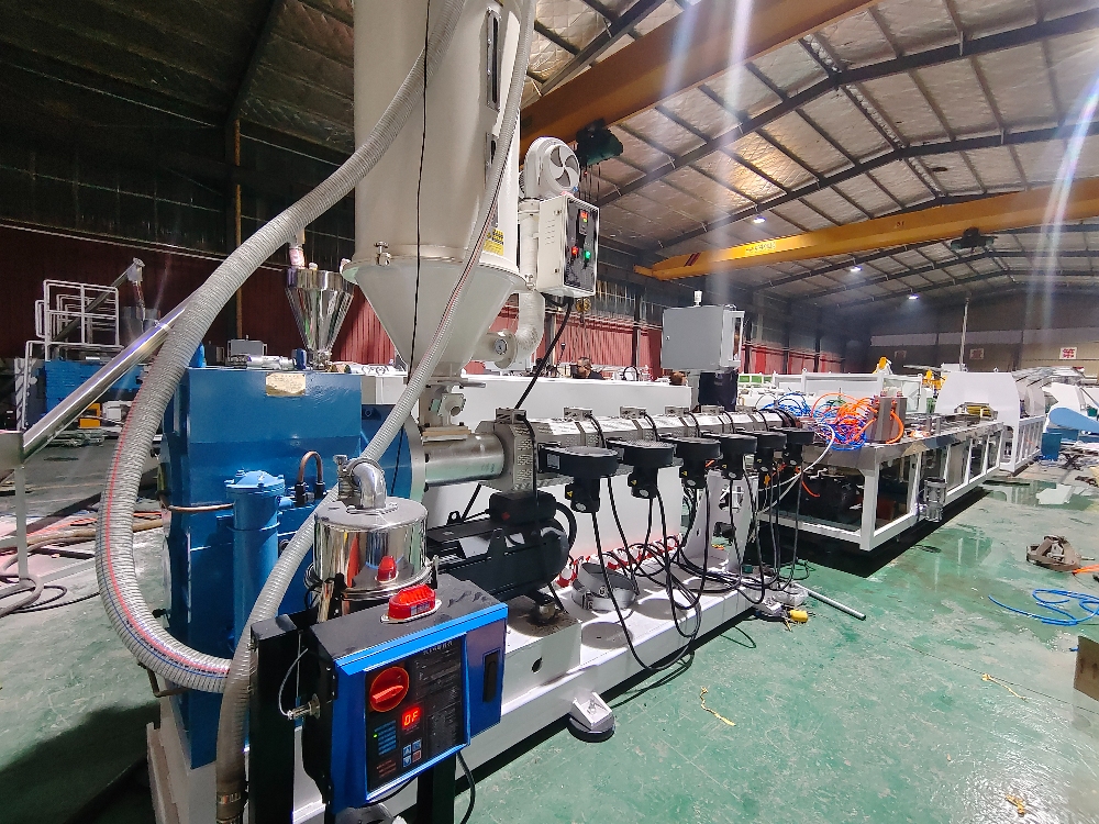 Plastic Lumber Machine Company Reveals High-Efficiency Recycling Solutions for Sustainable Construction Materials